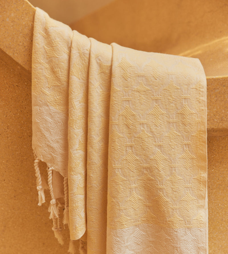 Mute Eloquence Bath Towel Pale Yellow